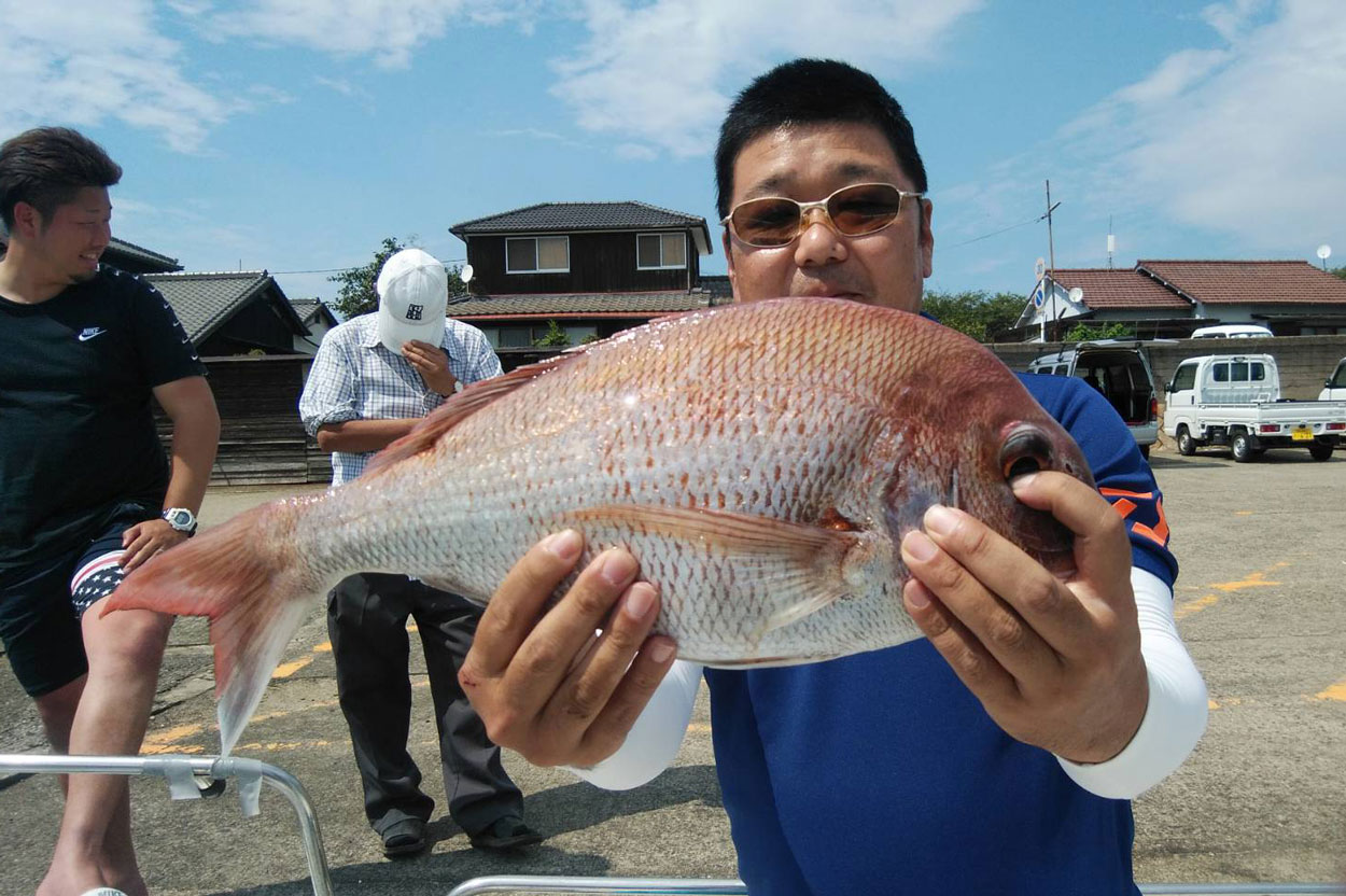 いいタイが釣れました